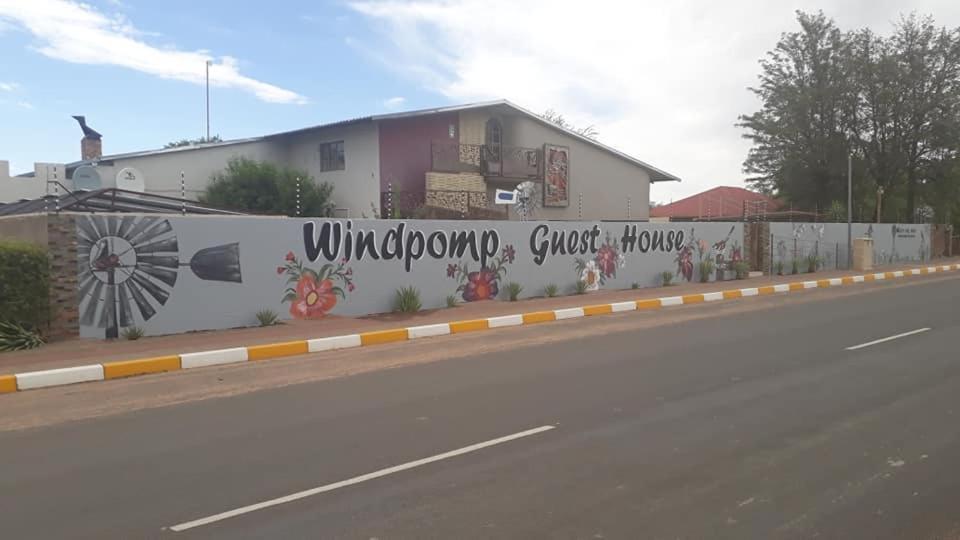 Die Windpomp Guesthouse Gobabis Luaran gambar